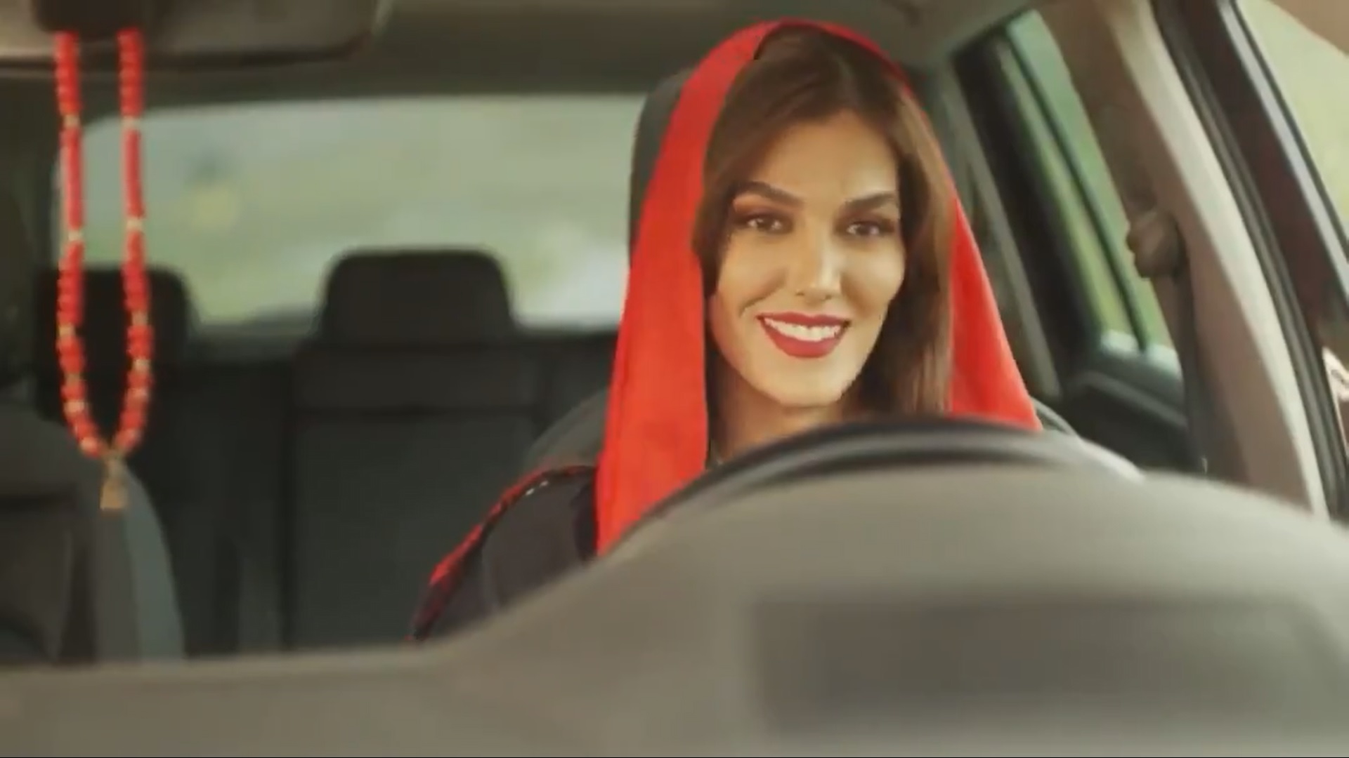 В Иране запретили женщин в рекламе из-за ролика с мороженым