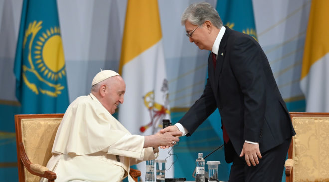 Токаев и Папа Римский встретились с гражданским обществом