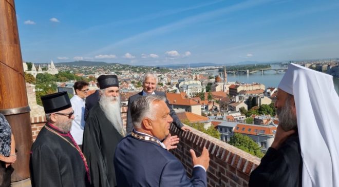 Сербский Патриарх наградил премьер-министра Венгрии