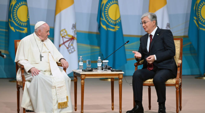 Токаев и Папа Римский встретились с дипломатами