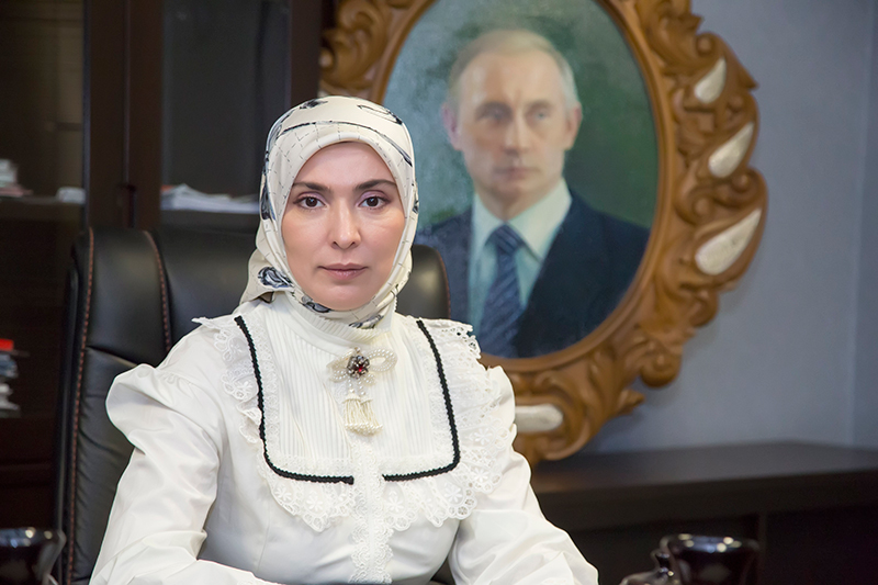 Жена и советник муфтия Дагестана просит Путина об отсрочке