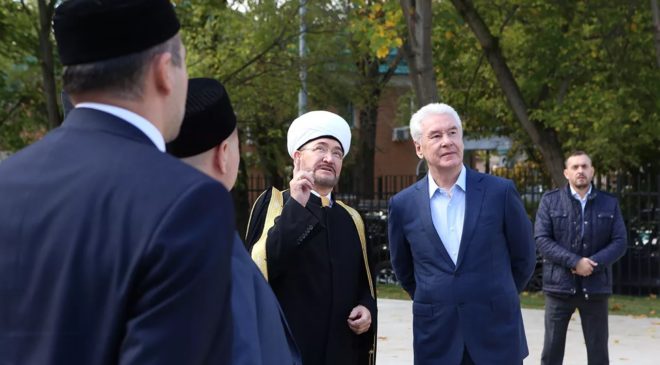 Собянин посетил исламский институт после реконструкции