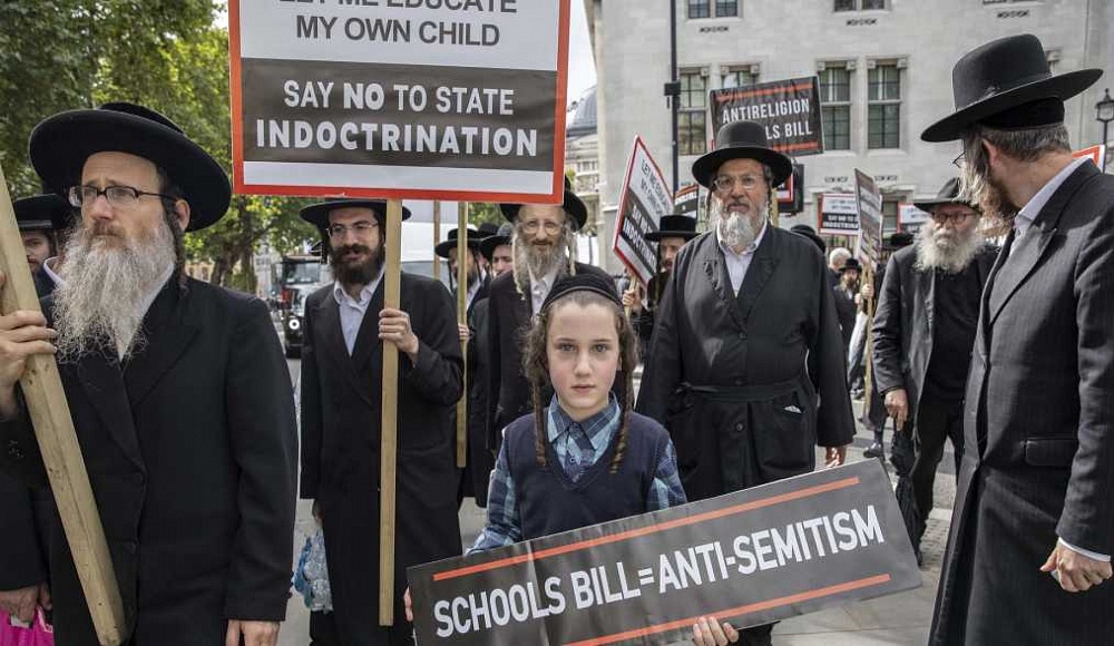 Британские иудеи протестуют против школьной реформы
