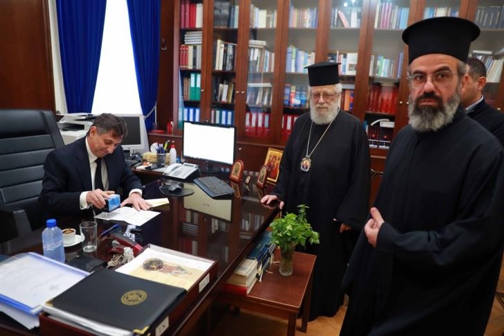 Выборы главы Церкви Кипра - под влиянием политики