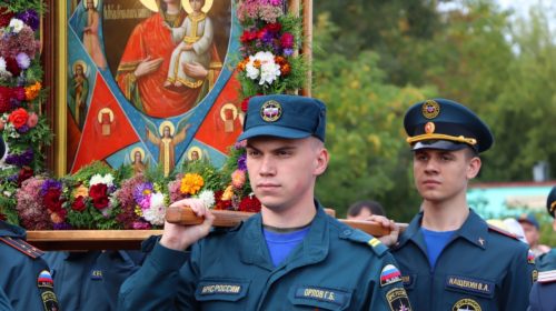 Православие отодвинули в традиционных ценностях РФ