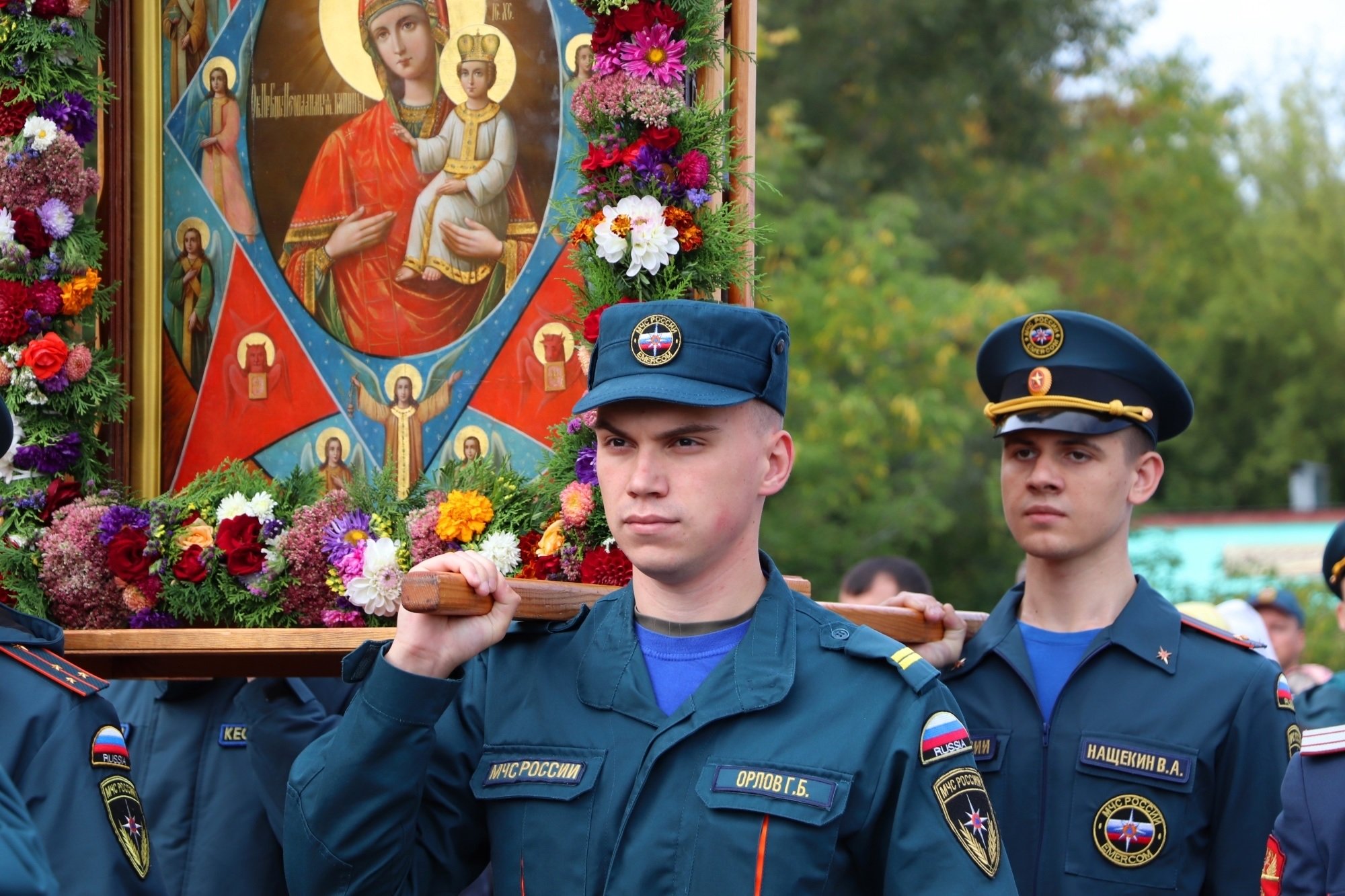 Православие отодвинули в традиционных ценностях РФ