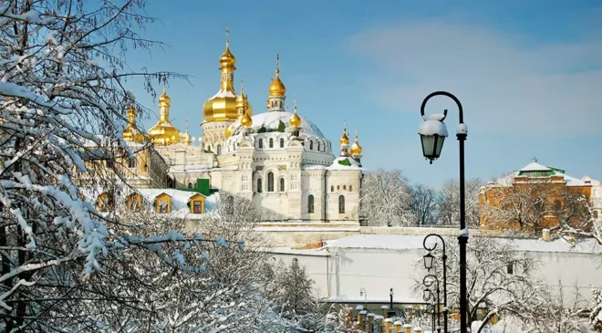 У УПЦ власти забирают объекты Киевской Лавры