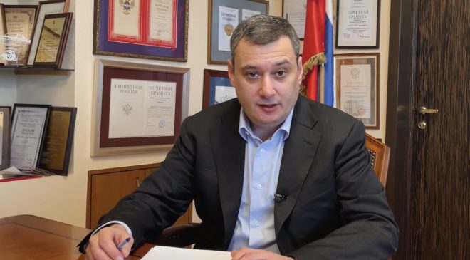 Хинштейн осудил "кастрированную" "Радугу" без голубого