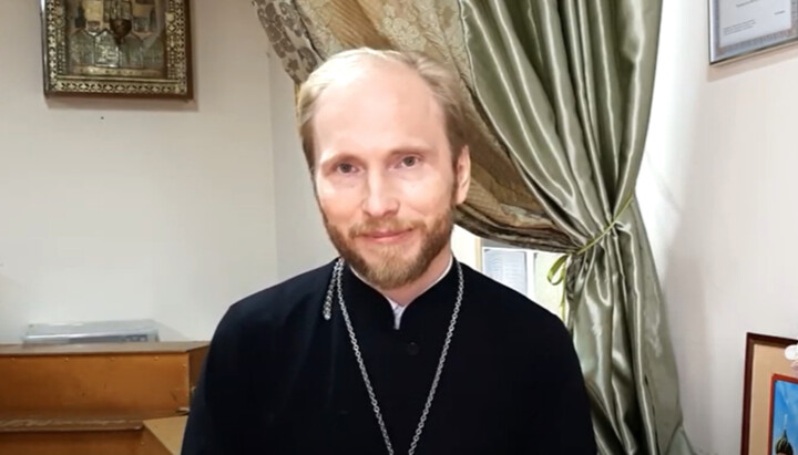За измену слов в молитве запретил священника Патриарх Кирилл
