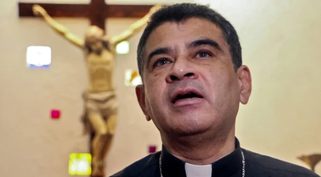 Папа молится об осуждённом в Никарагуа епископе Альваресе