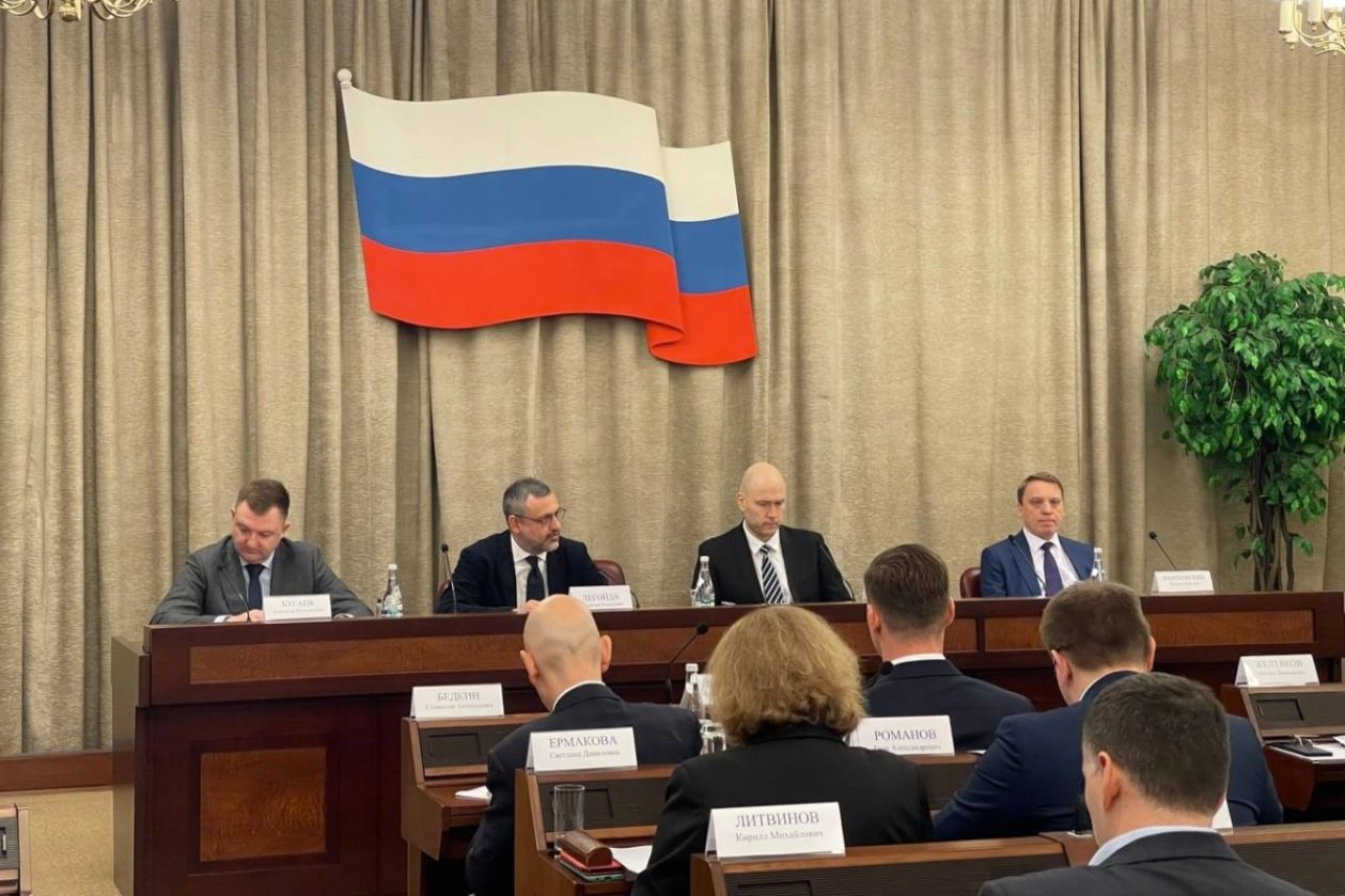 Традиционные ценности и новые территории обсудили в АП РФ