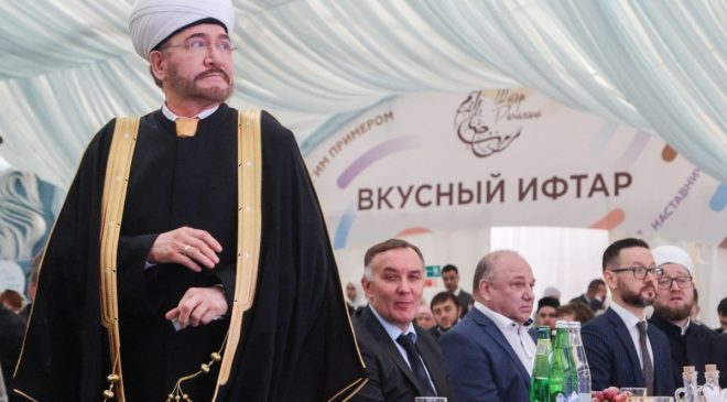 Гайнутдин назвал сатанистами отбирающих Лавру в Киеве