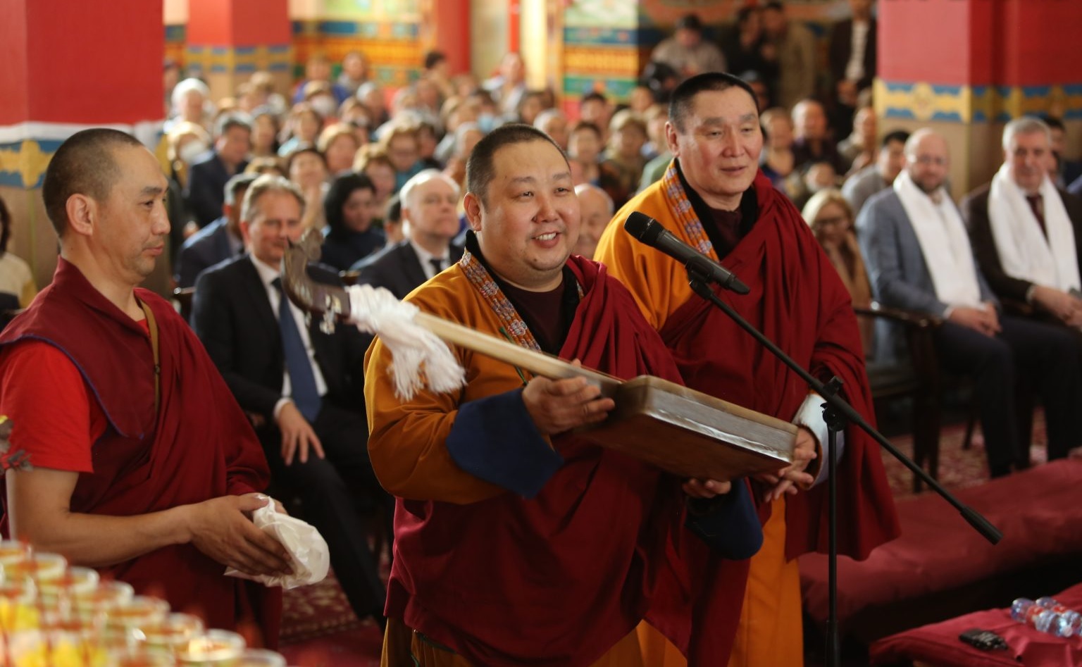 Интронизация Шаджин-ламы Калмыкии прошла в Элисте