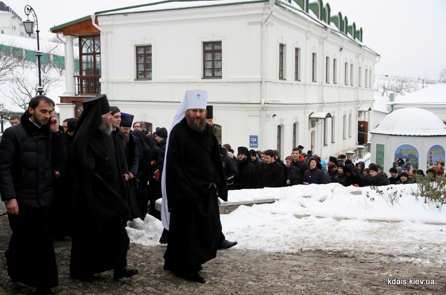 Монахи Киевской Лавры могут остаться, если перейдут