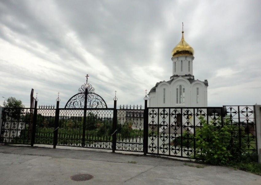 В Новосибирске назвали вандалами за надпись «Не убий» у храма