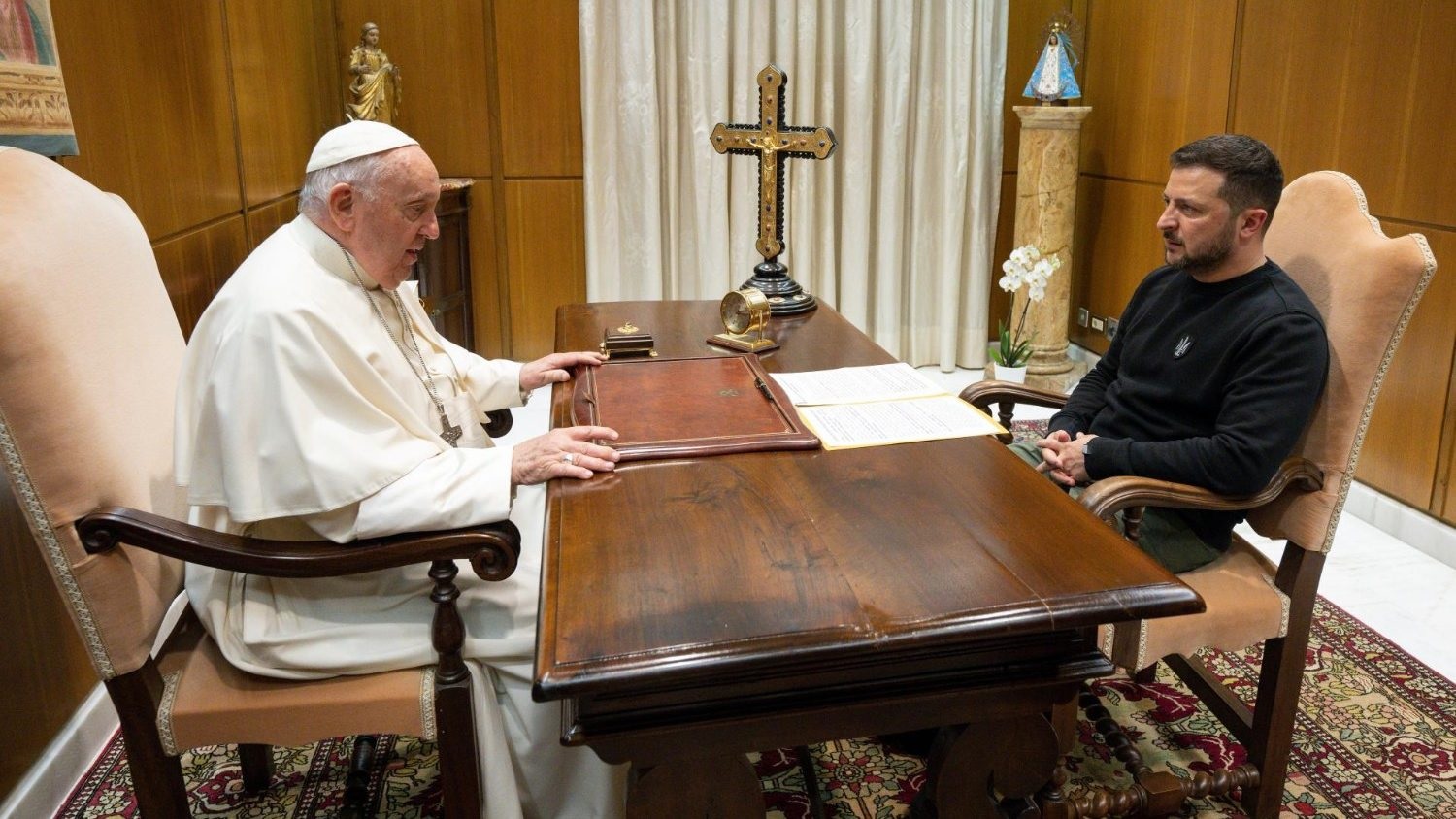 Папа говорил о войне и мире с президентом Украины Зеленским