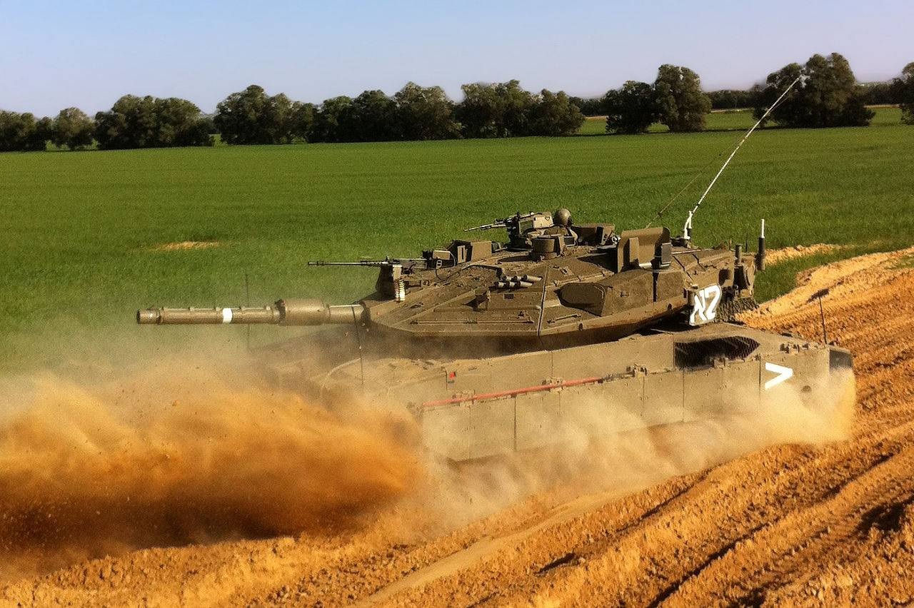 Израиль заявил протест РФ из-за Ирана, продаст танки в Европу