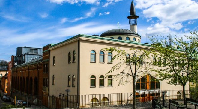 В Швеции сожгли Коран в Курбан-байрам