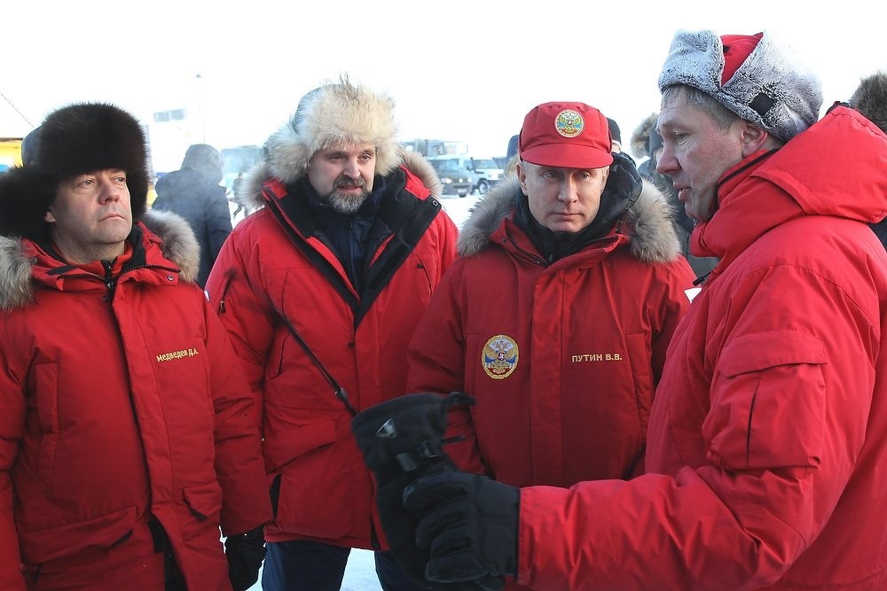 Путин признал, что Дед Мороз главнее него