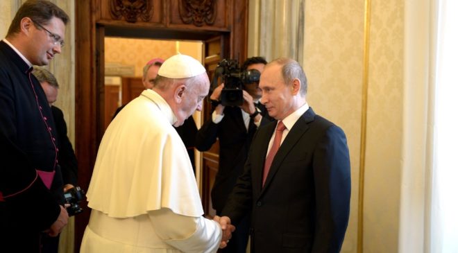 Путин увязал с католицизмом «уничтожение церкви» Украиной