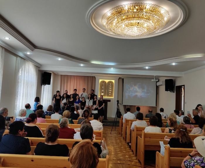 В Баку посвятили Богу новый дом молитвы адвентистов