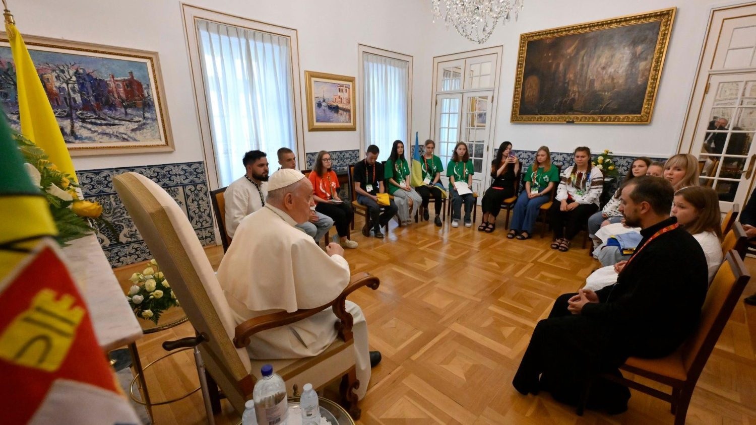 Папа помолился с юными украинцами об их многострадальной стране