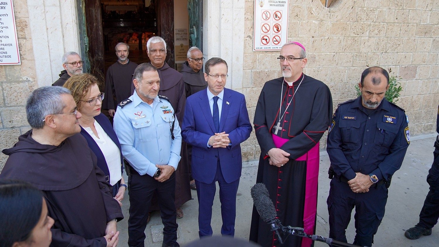 Президент Израиля поддержал католиков Хайфы