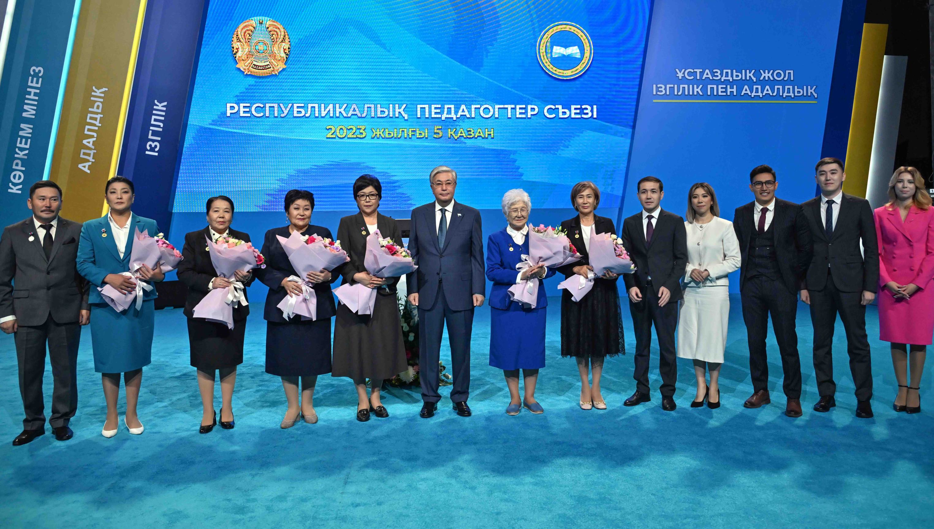 Токаев: принцип светского государства обязателен в школах Казахстана