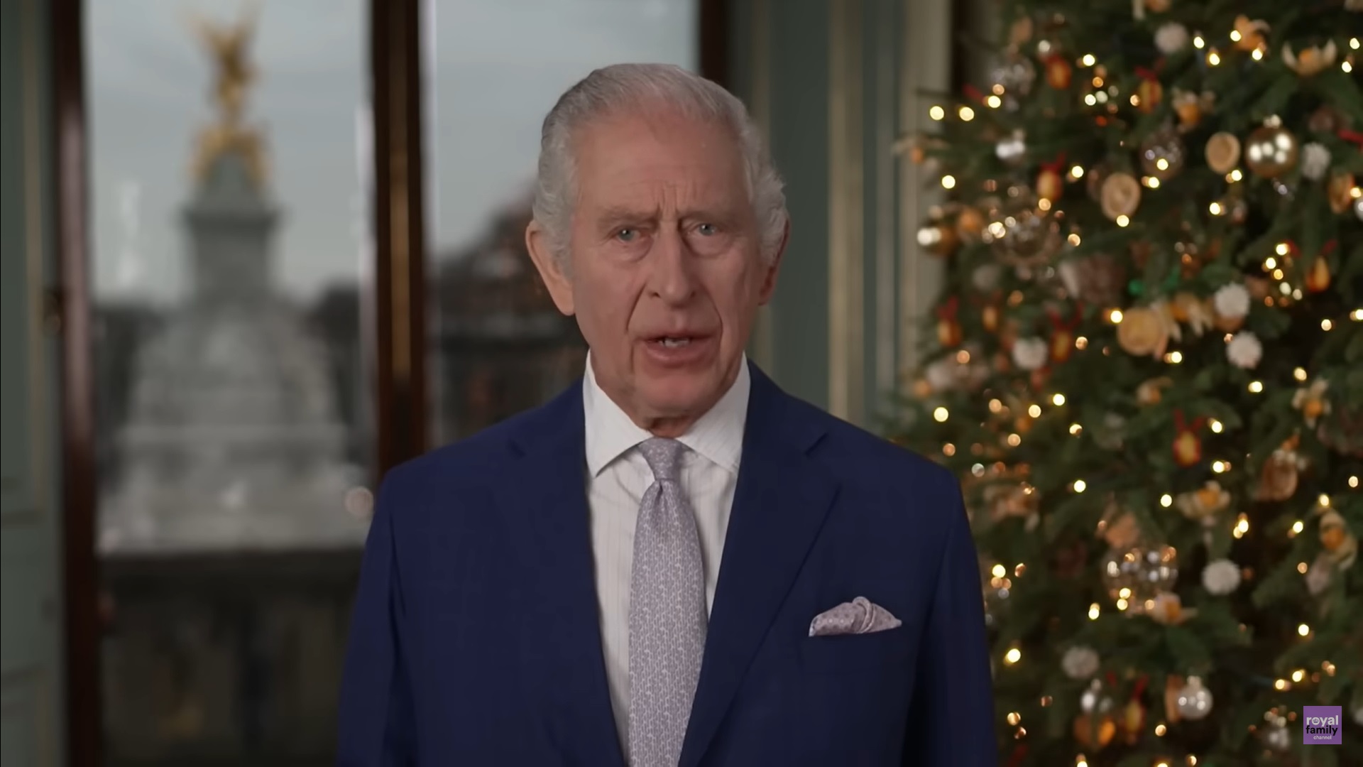 Карл III желает мира на Земле в рождественском обращении