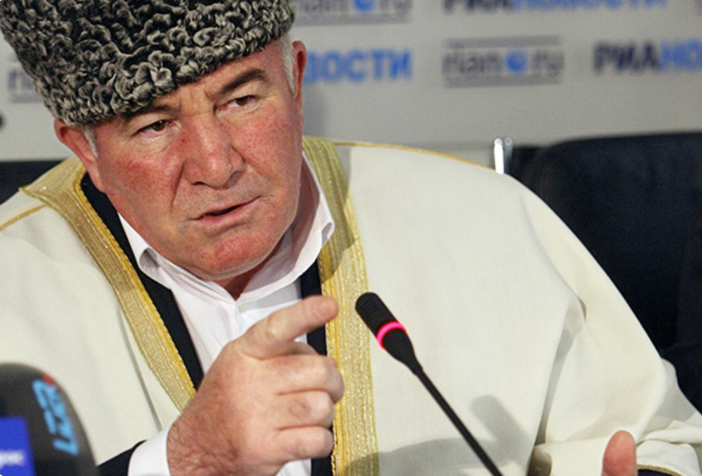 Мусульмане РФ осудили главу узбекского землячества за пост