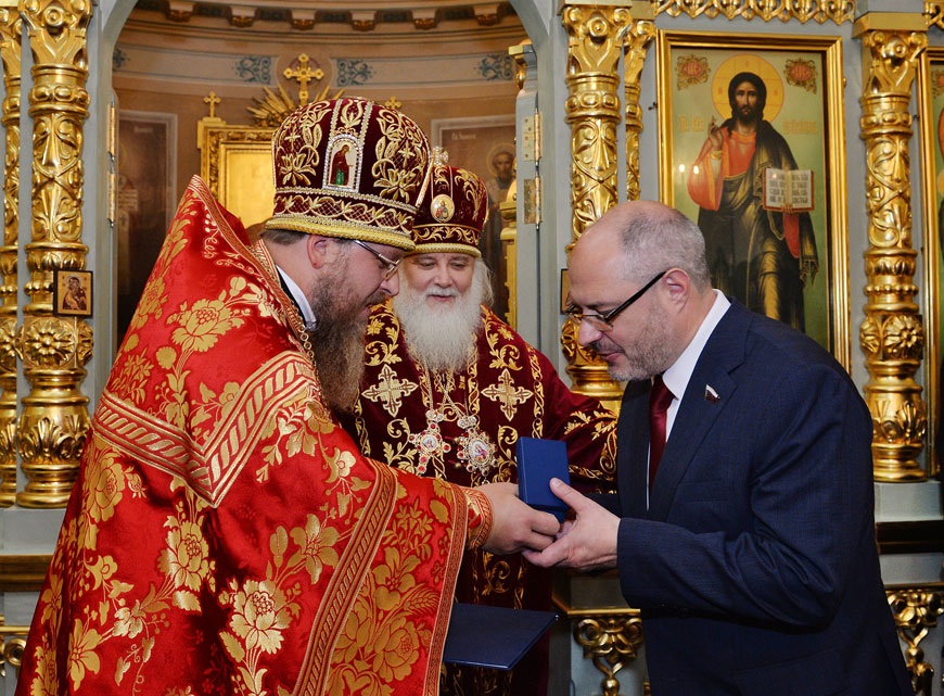 Все «должно принадлежать церкви» задним числом: закон в РФ