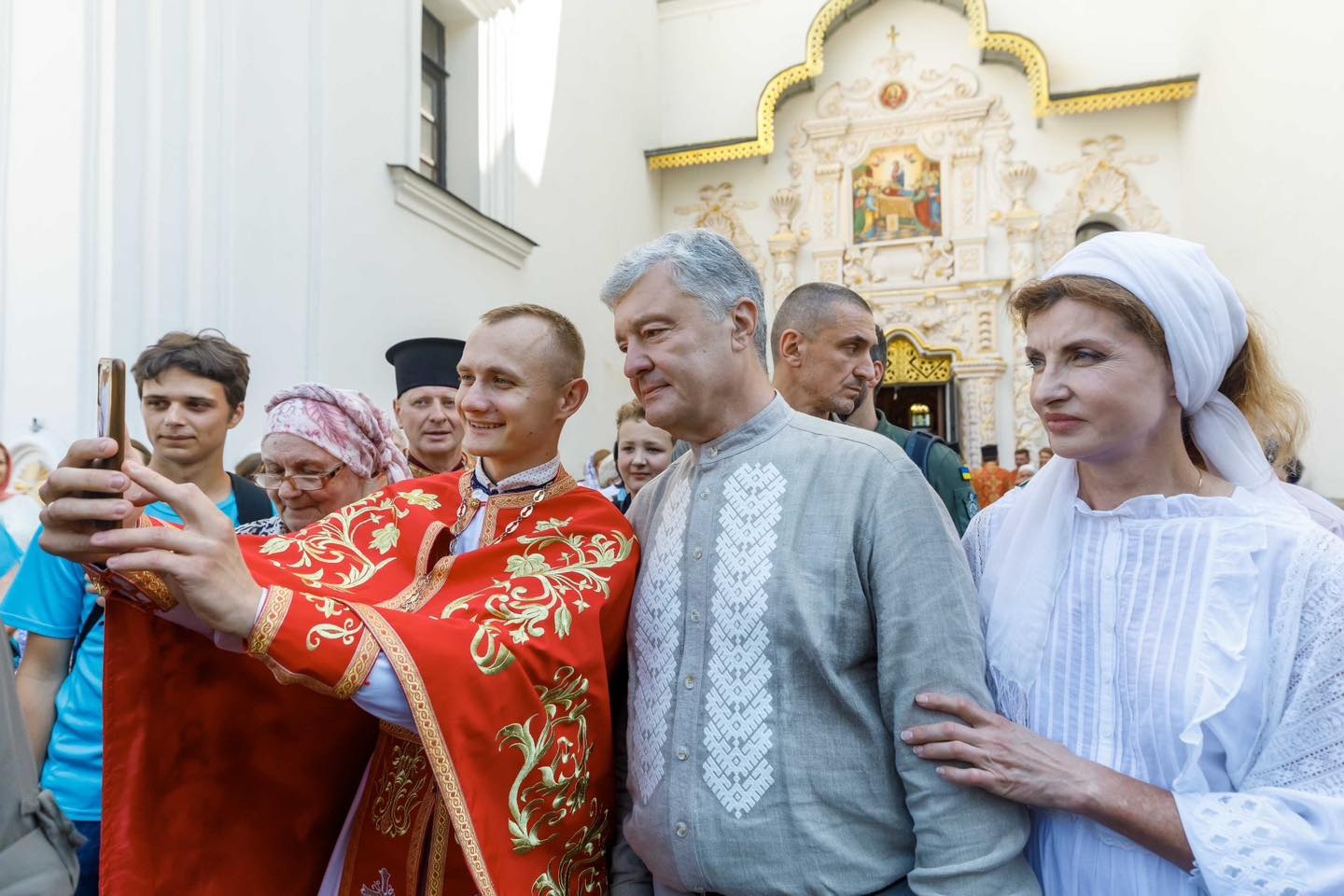 Порошенко разжигает вражду по религиозному признаку - адвокат