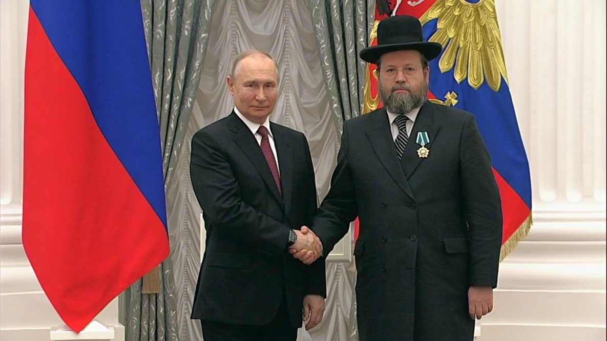 Путин отметил благодарностью религиозных деятелей и ученых