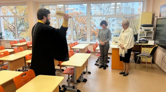 В РПЦ предложили школам вводить должность штатных священников