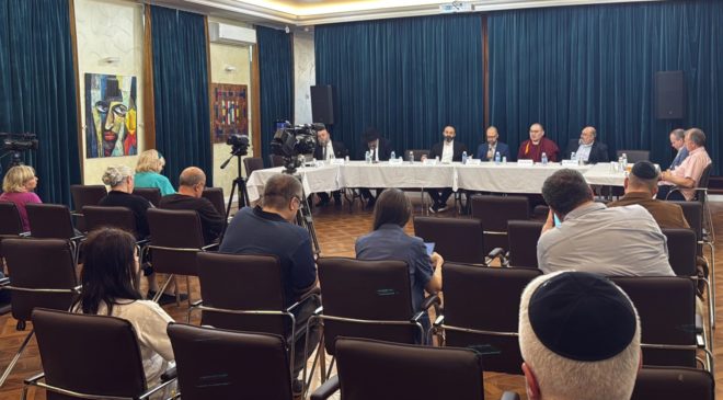 Ограничение или путь к свободе? Круглый стол из цикла «10 заповедей»