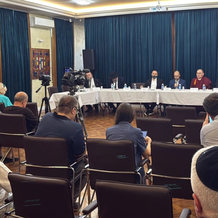 Ограничение или путь к свободе? Круглый стол из цикла «10 заповедей»